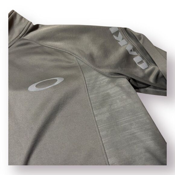 Oakley Front Zip Jacket Grey Gorpcore Front Pocket Size Large Jacket - Picture 3 of 8